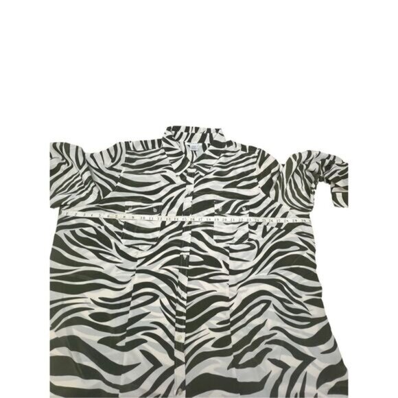 Chelsea Studio Womans Over sized Button down Printed Blouse Sz 3X NWOT - Picture 4 of 6